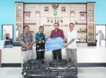 Dukung Aktivitas Ekonomi Masyarakat, TPK Perawang Serahkan Bantuan Tenda Lipat Untuk UMKM