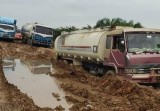 Lubang Sedalam 1 Meter Paksa Pemprov Riau Gelontorkan Rp10 Miliar untuk Jalan di Rohul