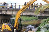 Pj Walikota Pekanbaru Tinjau Proyek Normalisasi Sungai Sail, Dikeruk Hingga 1,5 Meter