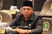 Abdul Kasim Minta Disdik Riau Tak Lagi Lakukan Pengadaan Seragam Melalui Sekolah