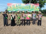 Dukung Swasembada Pangan, Polsek Bersama Upika Tualang, Tanam Jagung Kuartal III  di Ponpes Abu Huroiroh