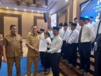 Lantik RT/RW se-Payung Sekaki, Wako Tegaskan Insentif Dibayar Tepat Waktu THR Disiapkan