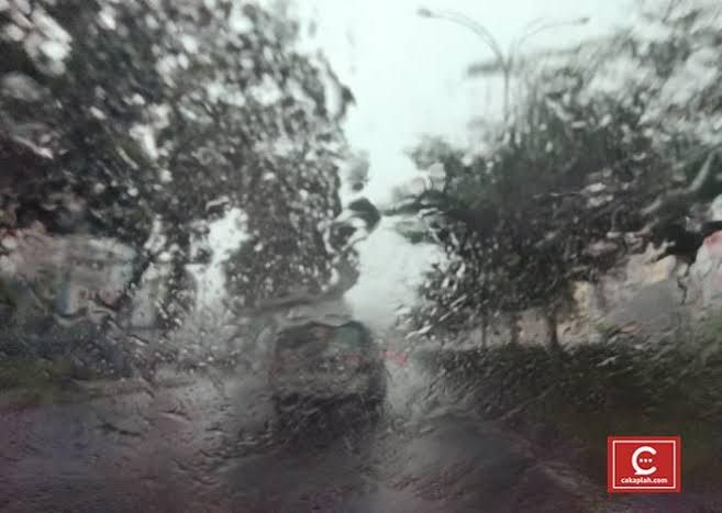 Waspada Hujan Disertai Petir Guyur Sebagian Wilayah Riau Hari Ini