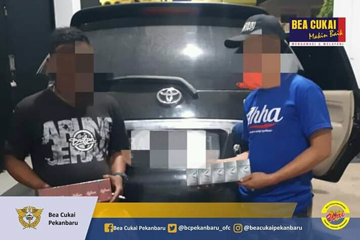 KPPBC Pekanbaru Amankan Supir dan Kernet Bawa Rokok Ilegal