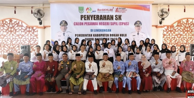 55 CPNS Formasi 2024 Terima SK dari Bupati Rohul