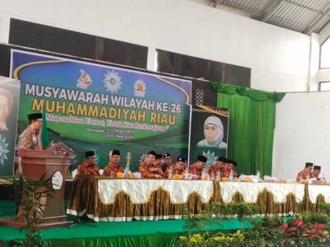 Hendri Sayuti Ketua PW Muhammadiyah Riau, Hikmani Ketua 'Aisyiyah