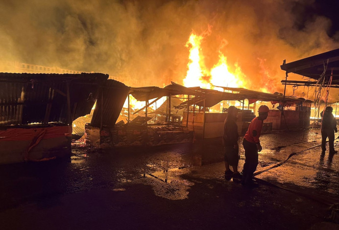400 Kios di Pasar Tembilahan Terbakar