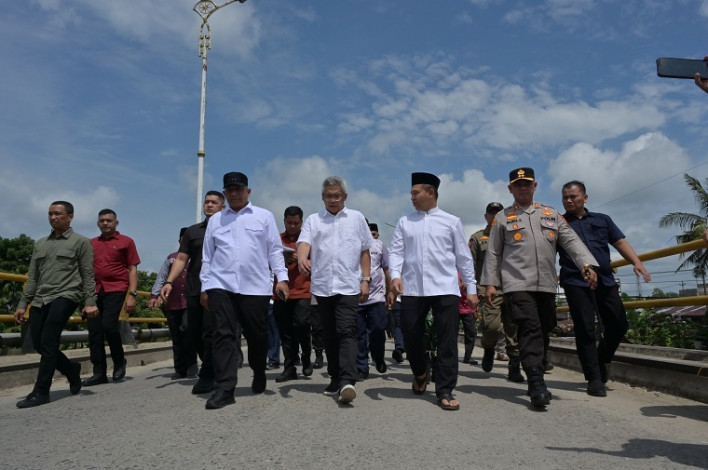 Tinjau Jembatan Sei Rokan, Gubri: Perbaikan Setelah Lebaran