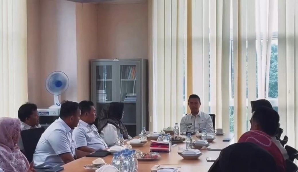 Pj Walikota Pekanbaru Risnandar Mahiwa Lakukan Kunjungan Silaturahmi ke Kantor BPKAD Tenayan Raya