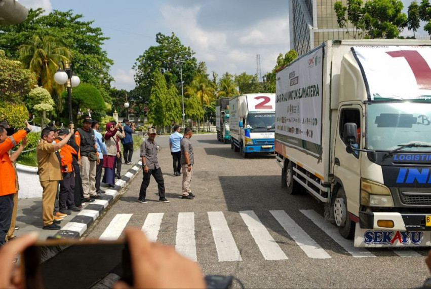 Pemprov Riau Lepas Keberangkatan Bantuan Kemanusiaan ke Aceh