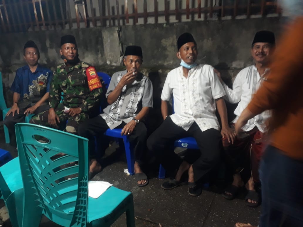 Wujud Empati, Babinsa Hadiri Takziah 40 Hari Orangtua Ketua RT 01 