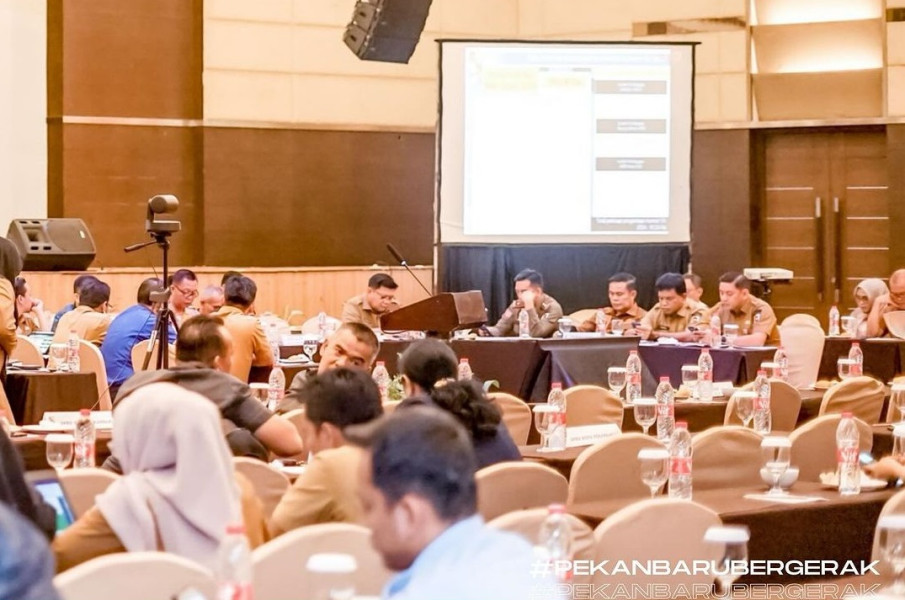 Kepala Dinas PERKIM Kota Pekanbaru dan Jajaran Hadiri Forum Perangkat Daerah untuk Bahas Rancangan Renja Tahun 2025