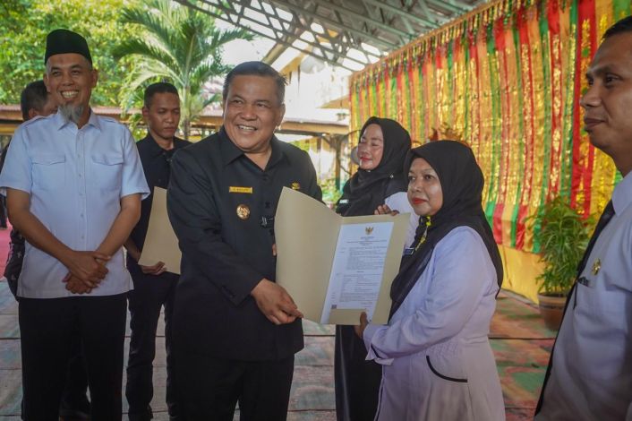Serahkan 118 SK PPPK Penempatan Kota Dumai, Ini Pesan Pj Gubri
