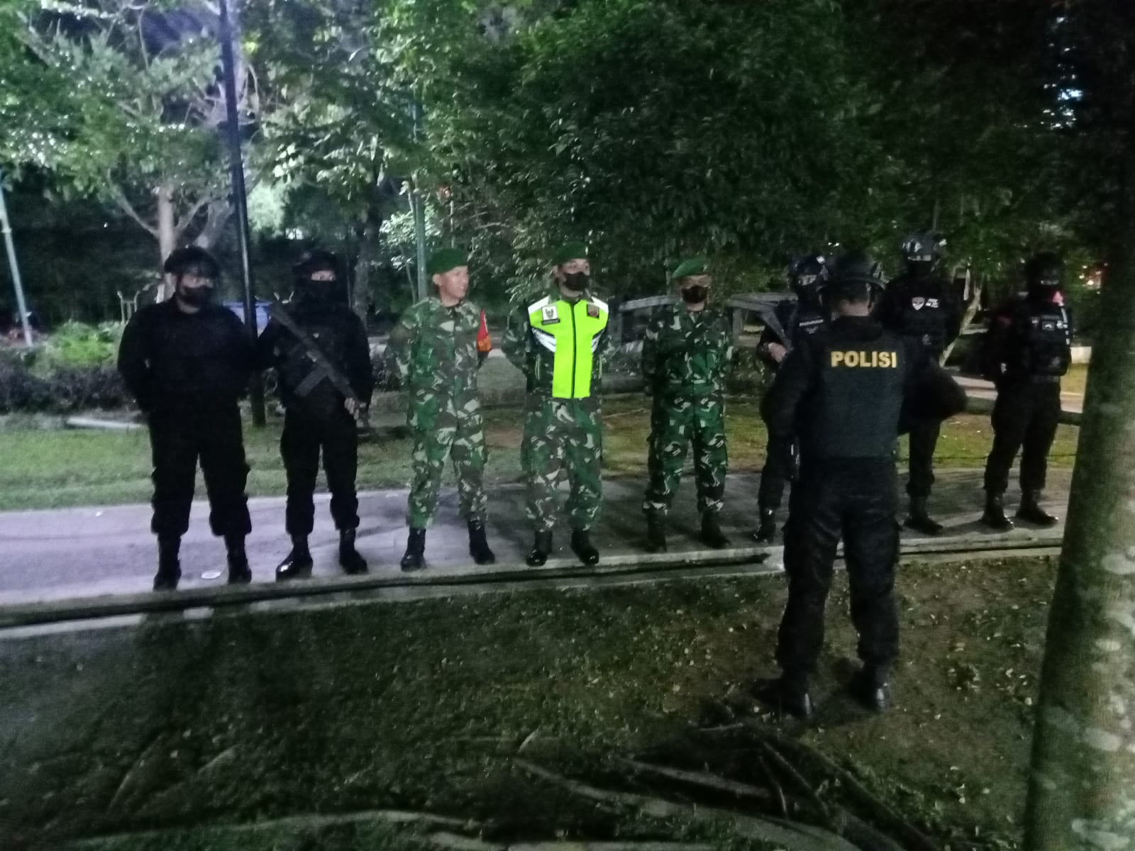 Babinsa  Rutin Gelar Patroli Sinergitas TNI-Polri 