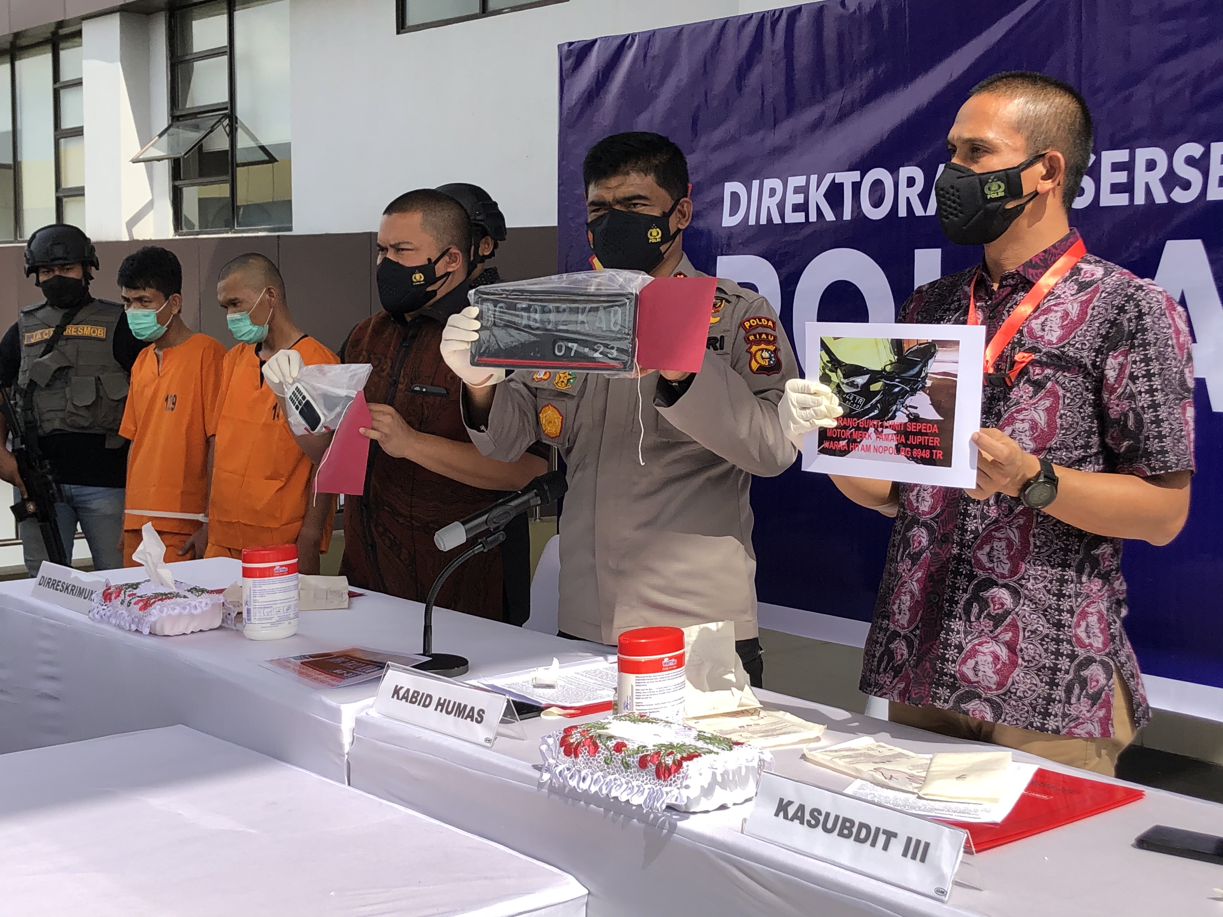 Tim Gabungan Polda Riau dan Polres Kampar Bekuk Dua Pelaku Rampok Asal Palembang