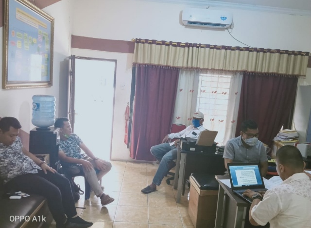 Kedok Koperasinya Dibongkar, Tak Terima, Anaknya Ancam dan Intimidasi Wartawan Online di Pelalawan, Akibatnya...