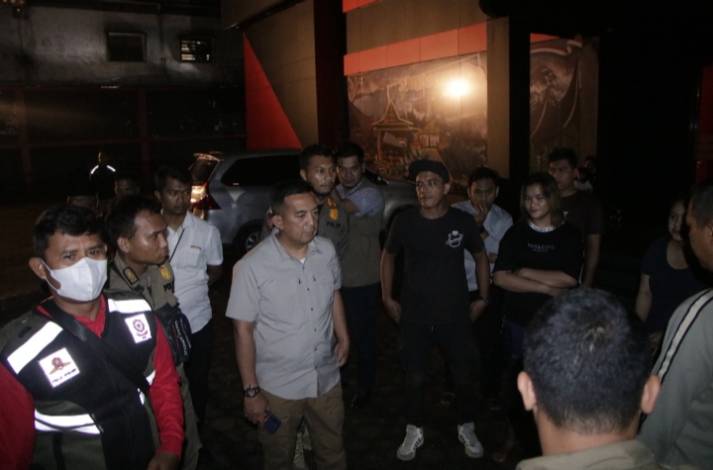 Perlakuan Berbeda Satpol PP ke Pedagang dan THM, Ini kata Pengamat