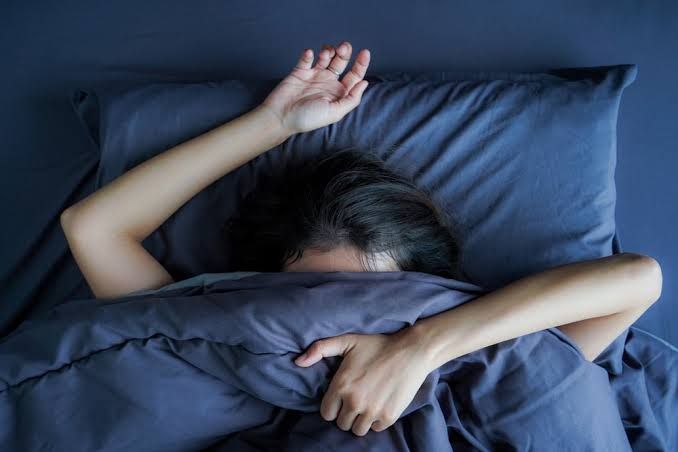 Ingat! Jangan Tidur setelah Makan Sahur, Ini Risikonya