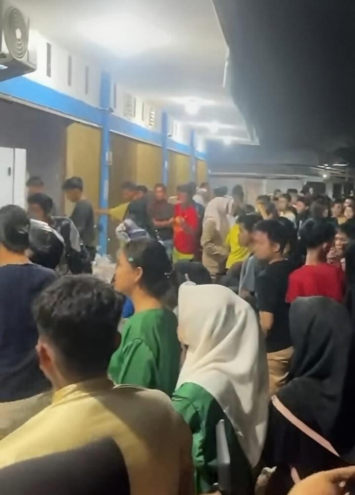 Puluhan Siswa Datangi Dapur AKN, Pemilik Dapur dan Akuntan Gizi Saling Menyalahkan