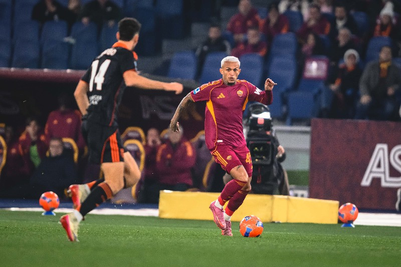 Roma Menang Tipis 1-0 atas Como