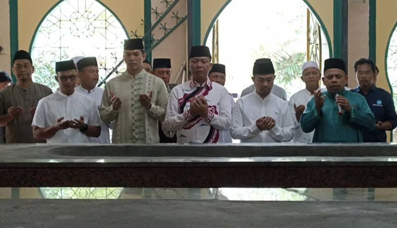 Ziarah ke Makam Marhum Pekan, Risnandar Mahiwa Upayakan Pendiri Pekanbaru Jadi Pahlawan Nasional