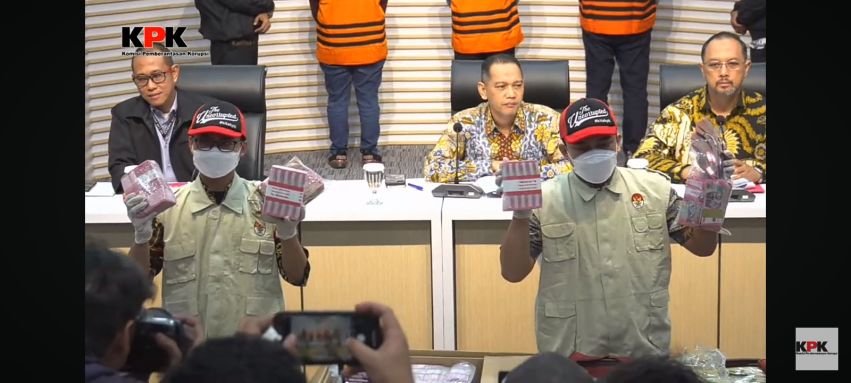 KPK Sita Uang Rp830 Juta dari Kediaman Indra Pomi