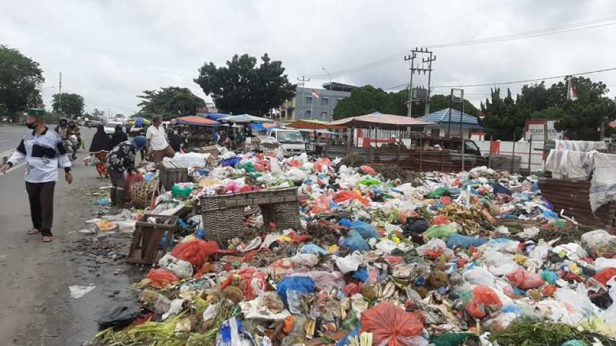 Pengangkutan Sampah di Pekanbaru Dinilai Belum Maksimal