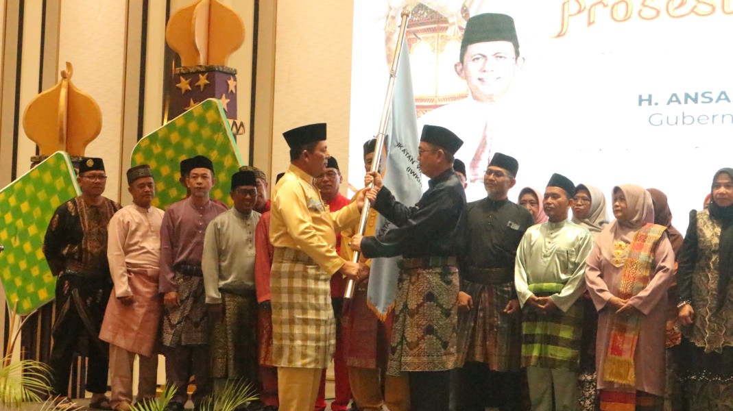 Gubernur Kepri Ansar Ahmad Ajak Perkuat Silaturahmi Saat Halal Bihalal di Pekanbaru