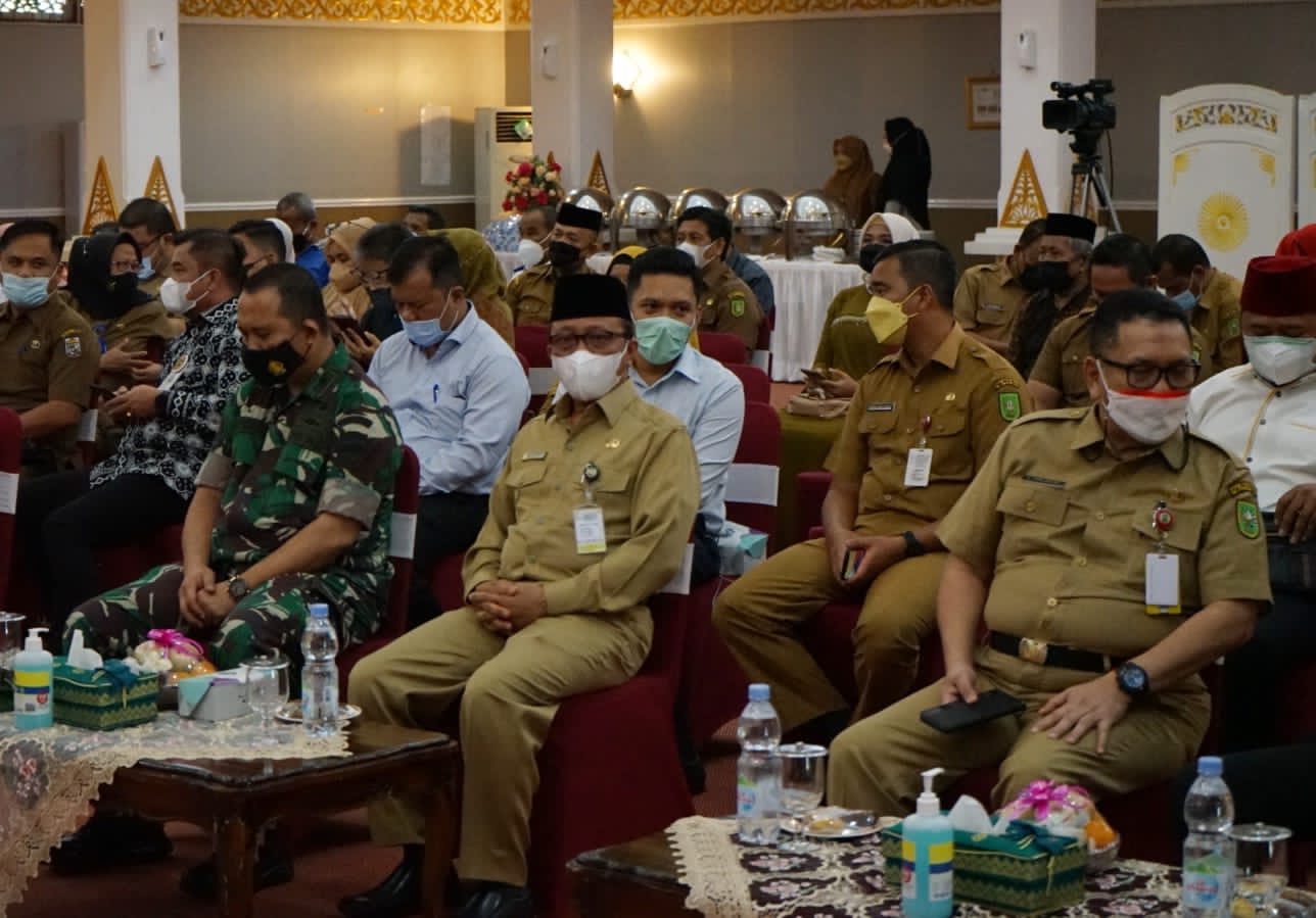 Sekdakab Siak Hadiri Pelantikan Komisi Informasi Provinsi Riau 
