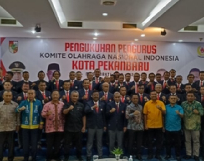 Iskandar Hoesin Lantik Pengurus KONI Kota 2022-2026, Pekanbaru Patok  Juara Umum di Porprov X Riau 