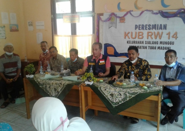 KUB di RW 14 Kelurahan Sialang Munggu Diresmikan Kepala Disperindagkop dan UKM Provinsi Riau