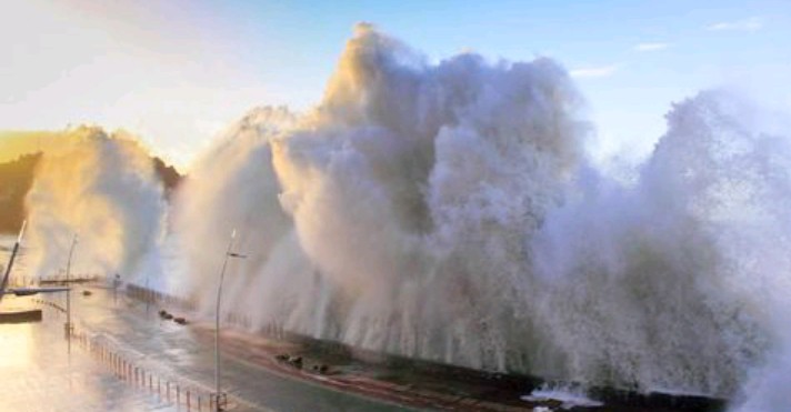 Cara Aman Hadapi Tsunami Megathrust Selatan Jawa