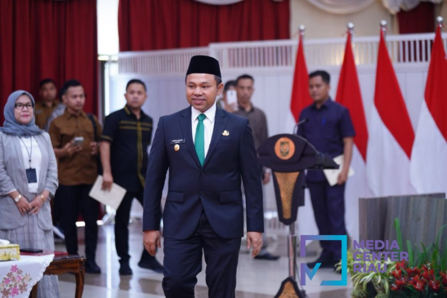 Pj Sekda Riau Resmi Dilantik, Ini Pesan Tegas Gubri Abdul Wahid