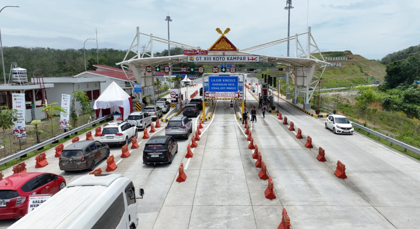 37.976 Kendaraan Lewati Dua Ruas Tol di Riau
