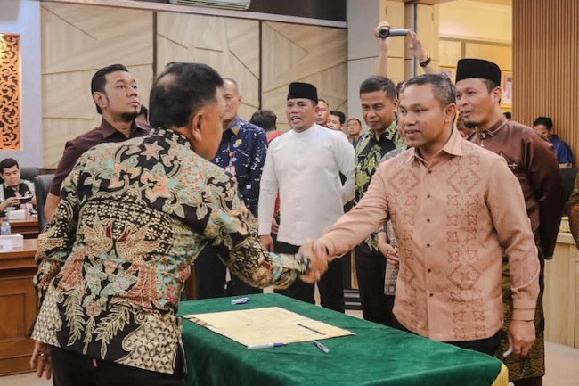 Rakor dengan Gubri, Asmar Laporkan Kondisi Infrastruktur Meranti