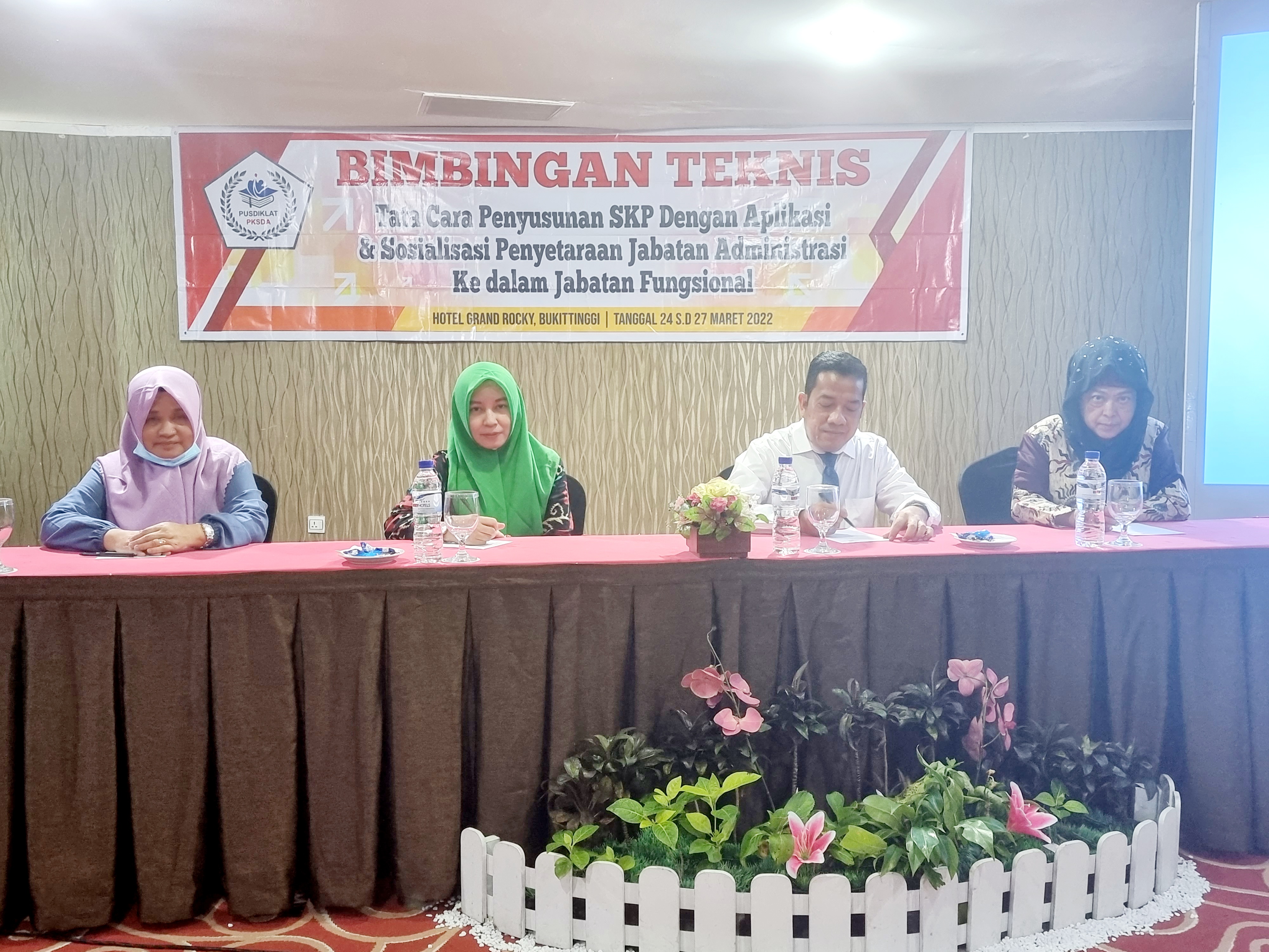 Pegawai Dispora Pekanbaru Ikuti Bimtek Tata Cara Penyusunan SKP di Bukittinggi