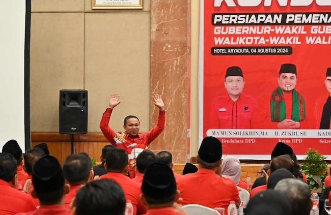 Abdul Wahid Dapat Teriakan 'Gubernur' di Konsolidasi PDIP Riau