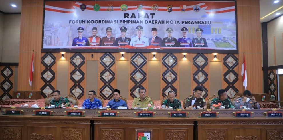 Kepala BPKAD Kota Pekanbaru Hadiri Rapat Forkopimda yang Dipimpin Pj Wali Kota