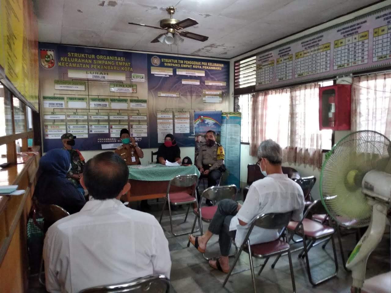 Babinsa  Simpang Empat Hadiri Rapat Pembahasan Lomba Posko RW Siaga se Kota Pekanbaru 