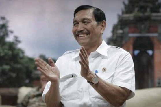 Luhut Gandeng Perusahaan Swiss Garap Proyek Toilet Danau Toba 