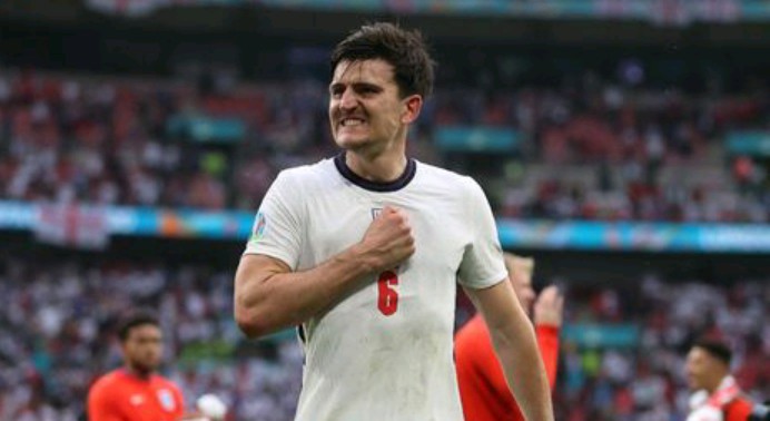 Tulang Rusuk Ayah Maguire Patah Karena Diinjak Fans di Wimbley