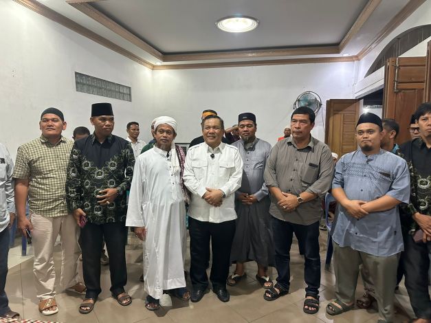 Tokoh Masyarakat Rohil Curhat Soal Infrastruktur ke SF Hariyanto