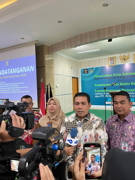Permudah Layanan, Imigrasi Pekanbaru - PT Pos Indonesia Jalin Kerjasama