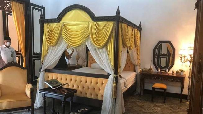 Parah! Mangkuk dan Gelas Peninggalan Sultan di Istana Siak Dicuri