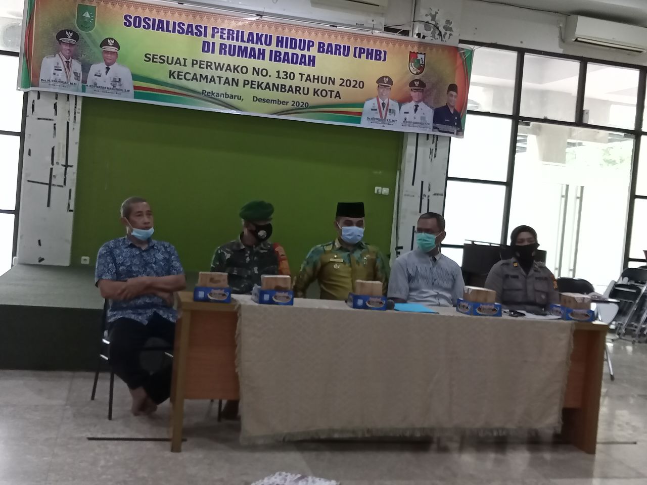 Babinsa dan Camat Pekanbaru Kota Rakor Prokes di Masjid Al Falah Darul Muttaqin