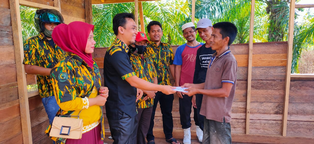 AMPG Peduli, Salurkan Bantuan Uang Tunai ke Warga tak Mampu Kelurahan Bagan Punak