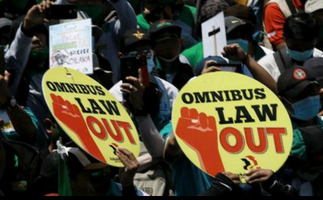 Perbedaan Isi  UU Ketenagakerjaan dan Omnibus Law Ciptaker 