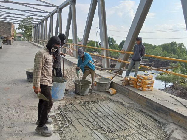 UPT II PUPR Riau Lakukan Perbaikan Jembatan Sungai Masjid Dumai