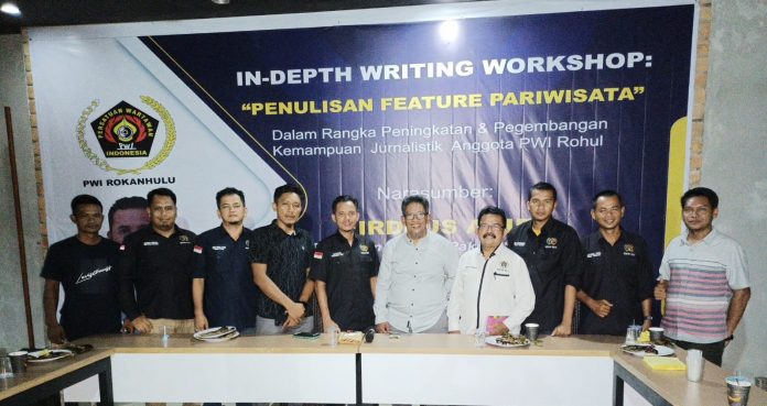 PWI Rohul Asah Kemampuan Wartawan Menulis Feature