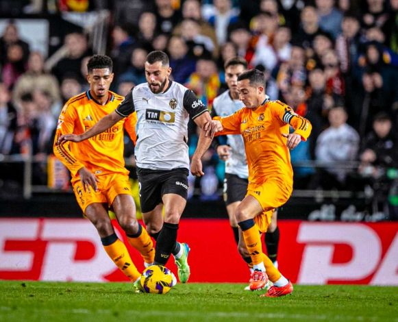 Vinicius Kartu Merah, Real Madrid Kalahkan Valencia 2-1